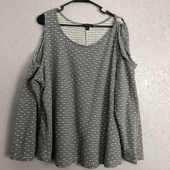 Lane Bryant Tops - Lane Bryant cold shoulder long sleeve polka dot